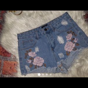 ONTWELFTH Embroidered denim shorts